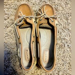 SPERRY BOAT SHOES